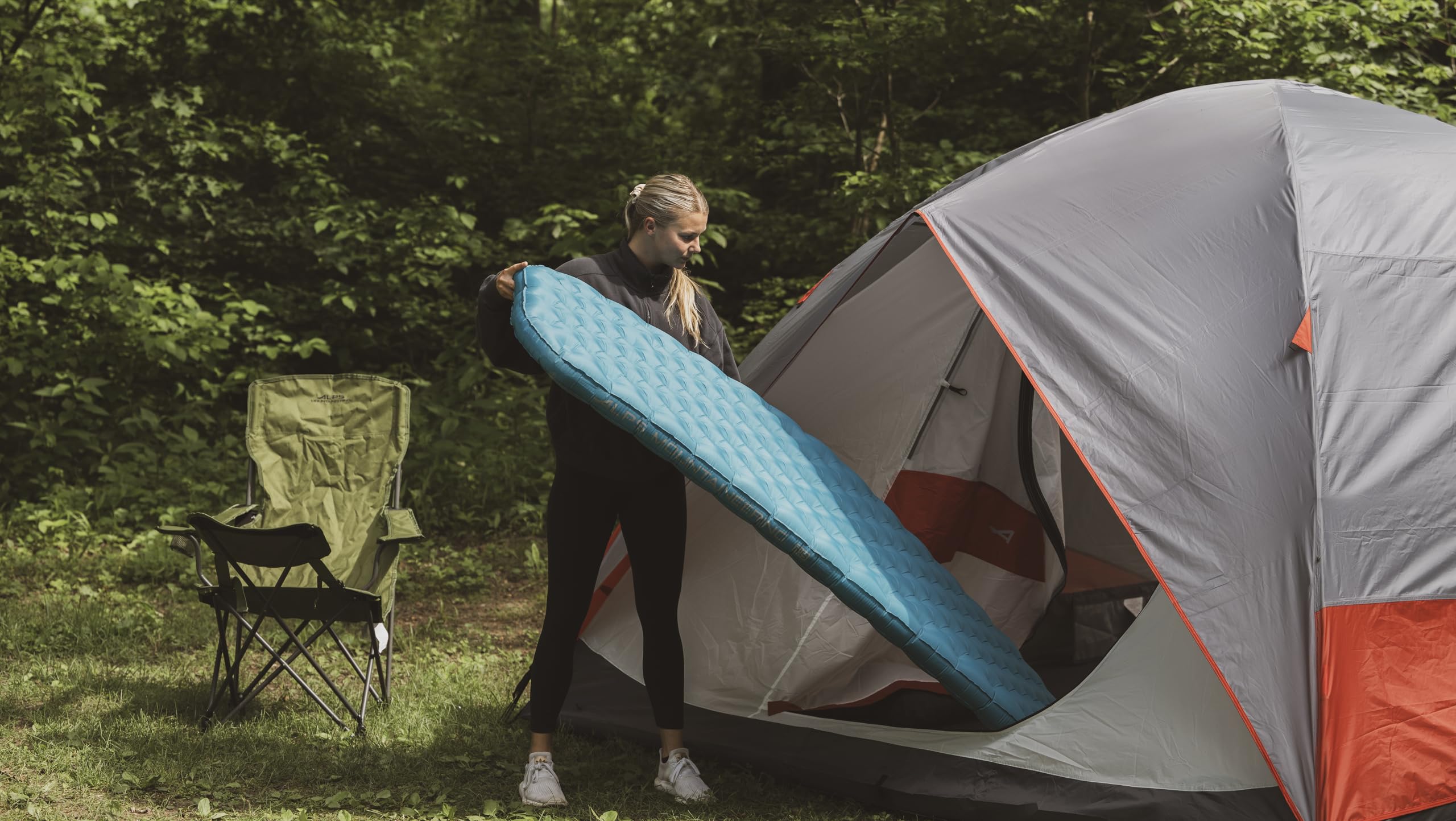 ALPS Mountaineering Trailblazer Insulated Sleeping Pad – Lightweight Backpacking Air Pad with R-Value 8, Cold-Weather Insulation, Compact Pack Size & Pump Sack for Camping and Backcountry Travel - Image 7